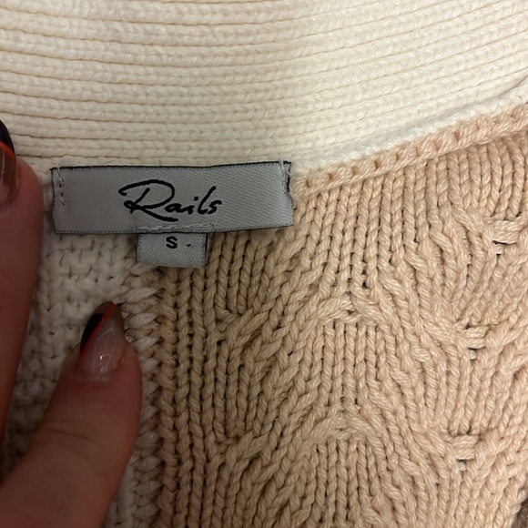 Rails Reese Cardigan in Cream Patchwork
Small 
In great condition - Picture 2 of 6